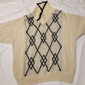 Unique Vintage Cream and Black Knit Sweater